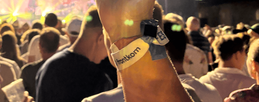 Frontkom bånd på arm